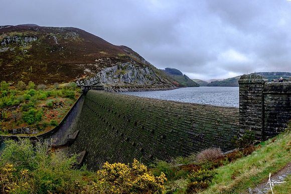 Caban coch dam