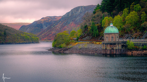Garreg ddu dam