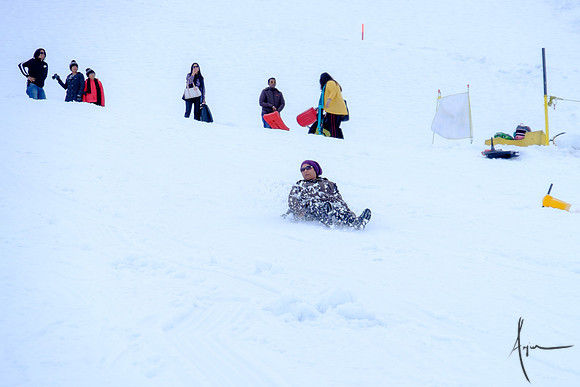 Suchi on the snowboards