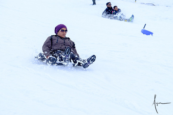 Suchi on the snowboards