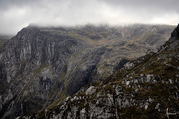 Glyder slopes from Devil's kitchen