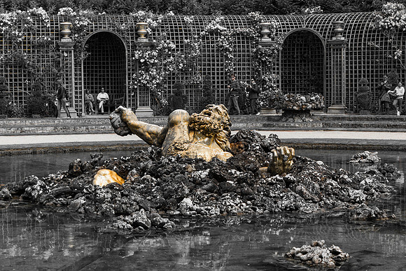 Versailles (colour pop)