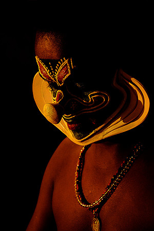 Oru charitram, Kerala Kathakali dancer